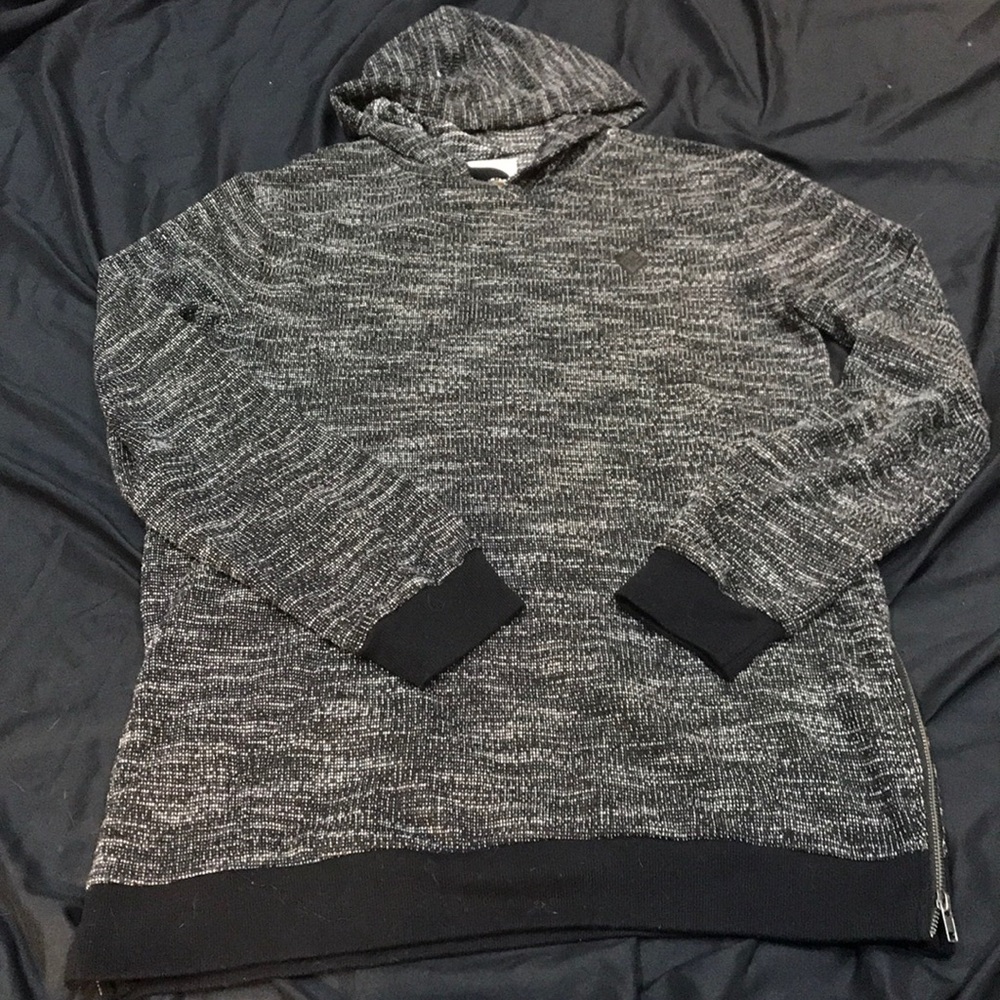 LIRA sweater 🤠
